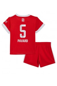 Bayern Munich Benjamin Pavard #5 Babytruitje Thuis tenue Kind 2022-23 Korte Mouw (+ Korte broeken)